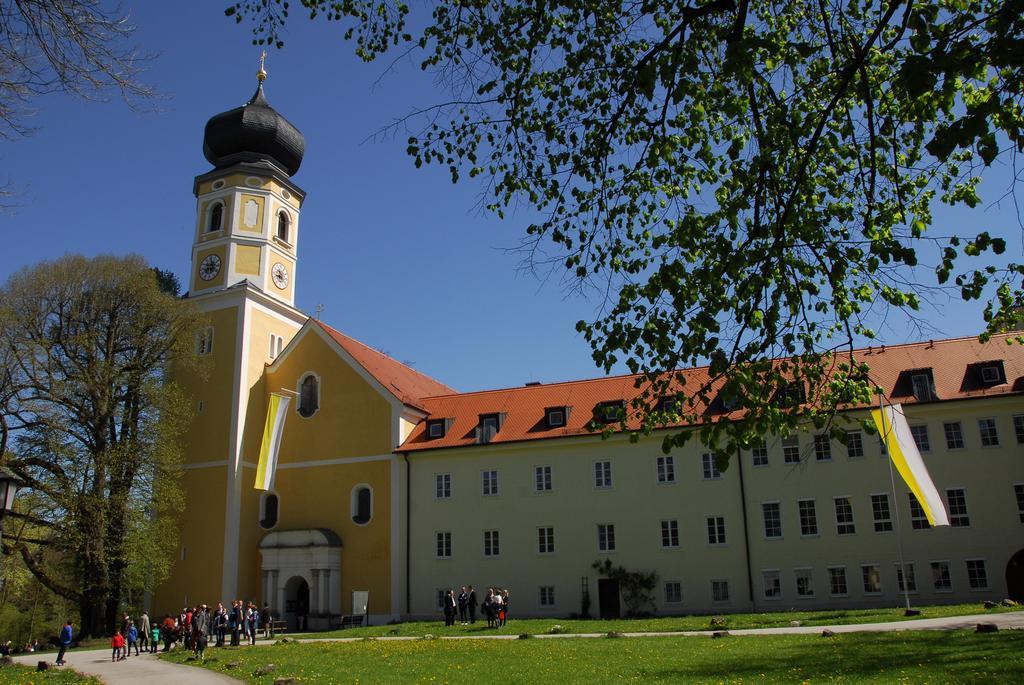 Hôtel Landgasthof Drei Rosen à Bernried am Starnberger See Extérieur photo